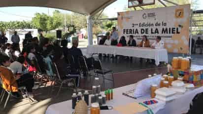 Arrancan las actividades de la tercera edición de la Feria de la Miel en el parque La Esperanza. (EL SIGLO DE TORREÓN)