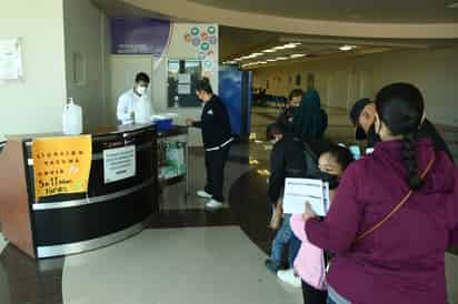 El módulo de vacunación se ubica en el Hospital General de Torreón y la atención a la población infantil es en modalidad peatonal.