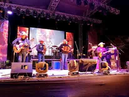 En San Pedro también se pudo disfrutar del Festival Como la Laguna Ninguna, con la presentación de un grupo norteño. (EL SIGLO DE TORREÓN)