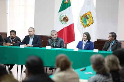 El mandatario recibió en Palacio de Gobierno a la profesora Isela Licerio Luévano, y ambas partes acordaron fortalecer la educación.