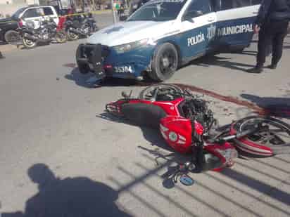 La mujer fallecida iba como pasajera a bordo de una motocicleta. (EL SIGLO DE TORREÓN)