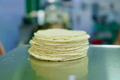 Debido a que los insumos registran una disminución en los precios confían en que se mantenga el precio de la tortilla el año que entra.