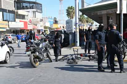 Los oficiales resultaron heridos de bala luego de que un joven abrió fuego en su contra. (EL SIGLO DE TORREÓN)