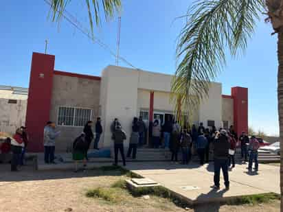 Durante los primeros días los contribuyentes abarrotaron las oficinas de la Recaudación de Rentas en Matamoros.