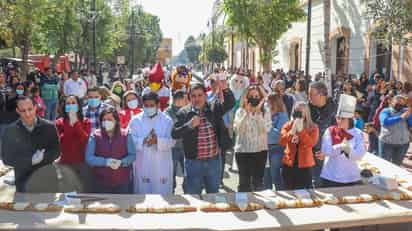 Al evento acudieron autoridades municipales y estudiantes. (EL SIGLO DE TORREÓN)