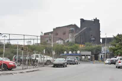 El traslado en autobuses de personal era gratuito, una prestación contractual. (Foto: SERGIO A. RODRÍGUEZ / EL SIGLO COAHUILA)