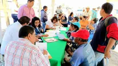 Los módulos para la recepción de documentos se instala en algunas colonias que quedaron pendientes de la escrituración. (EL SIGLO DE TORREÓN)