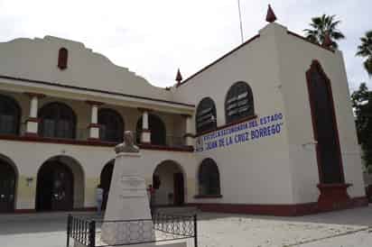 La escuela 'Juan de la Cruz Borrego' en el turno vespertino estaba enclavada frente al Bosque Venustiano Carranza del municipio de Torreón y tenía poco más de 46 años de vida.