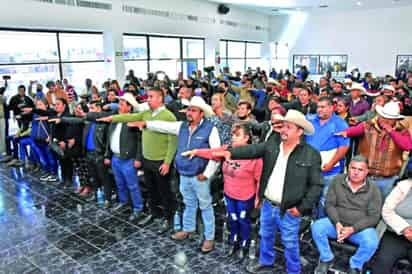 Rinden protesta autoridades de las 125 jefaturas de cuartel. (EL SIGLO DE TORREÓN)