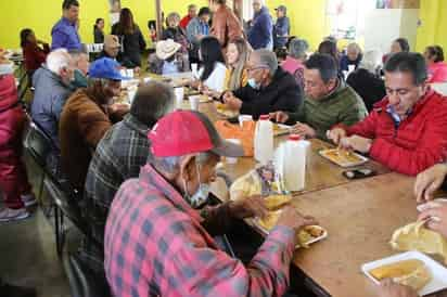 Repartieron cientos de tamales por el Día de la Candelaria. (EL SIGLO DE TORREÓN)