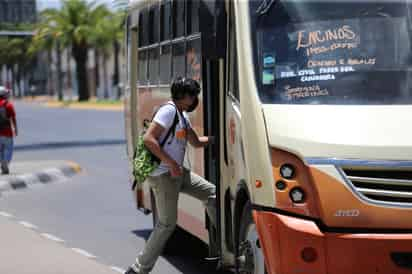 Pedirán becas de transportes para estudiantes de situación vulnerable ante el posible aumento al costo de la tarifa. (EL SIGLO DE TORREÓN)