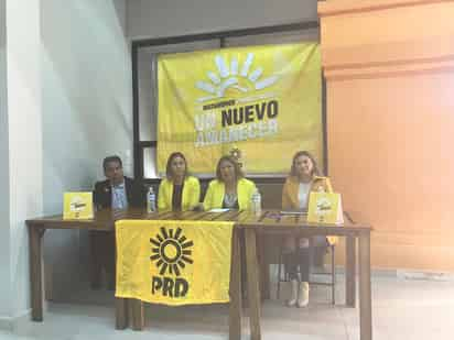 Las regidoras anunciaron su adhesión al PRD tras separarse de los partidos que las postularon. (EL SIGLO DE TORREÓN)