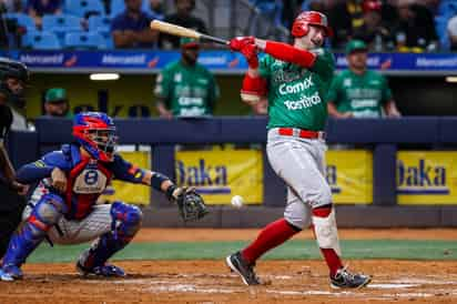 Celebran jugadores de México luego de vencer ayer 7-0 a Venezuela en la Serie del Caribe. (FOTOS: EFE)