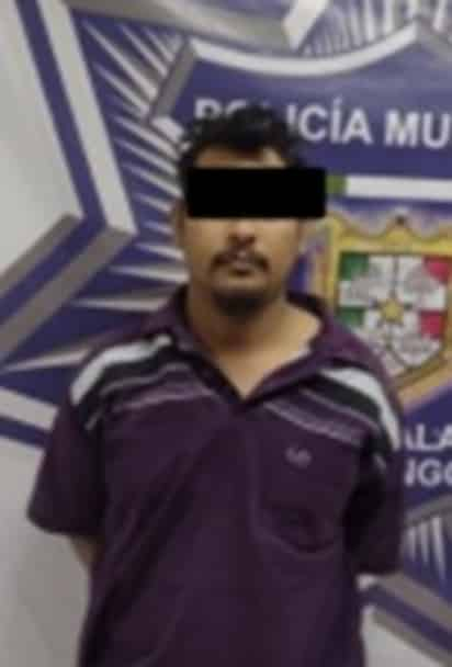 El hombre fue detenido por elementos de la Policía Municipal.