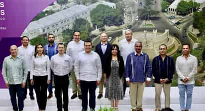 José María Fraustro, alcalde de Saltillo, participó en el encuentro, donde externó su compromiso de trabajar en los acuerdos.