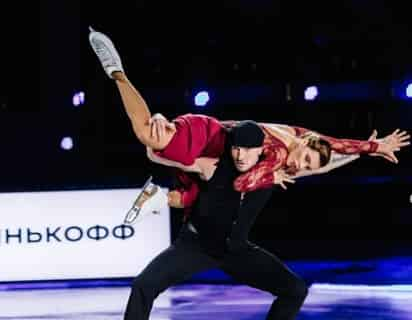 Le amputan las piernas al patinador Roman Kostomarov, medallista olímpico de Turín 2006