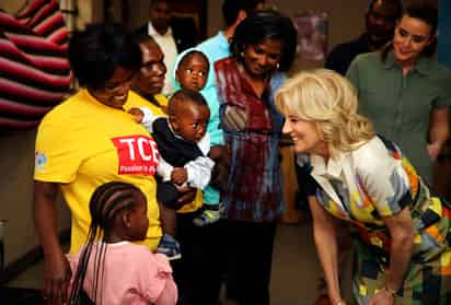 La primera dama de EUA ya fue recibida por Geingob y su esposa este miércoles en la State House. (AP)