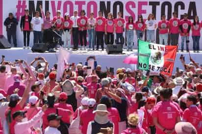 Los laguneros respondieron al llamado ciudadano y acudieron a la Plaza Mayor. (ARCHIVO)