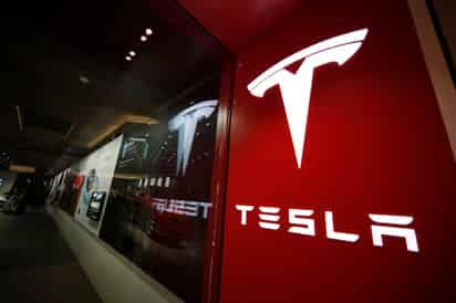 Agregó que 'más allá de las diferencias internas' se logró que Tesla se quede en México. (AP)