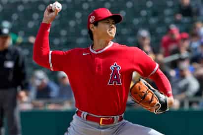 Shohei Ohtani lanza llama con Angelinos