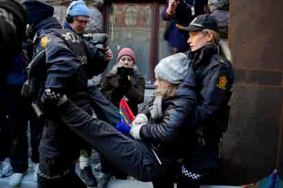 Debido a las protestas, Aasland suspendió hoy un viaje a Reino Unido para participar en una visita con los príncipes herederos Haakon y Mette-Marit. (AP)