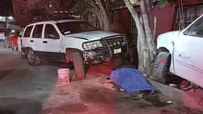 Una vez que concluyeron, se ordenó el levantamiento del cuerpo para ser trasladado al Semefo.