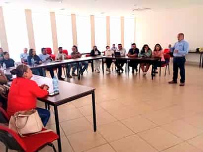 Capacitan al personal de salud en San Pedro para atender casos de rabia y rickettsia