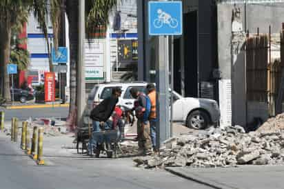 Obras Públicas aclaró que el proyecto será solamente de las banquetas y que no se va a mover la ciclovía de la calzada Colón ni los carriles de vialidad. (ARCHIVO)