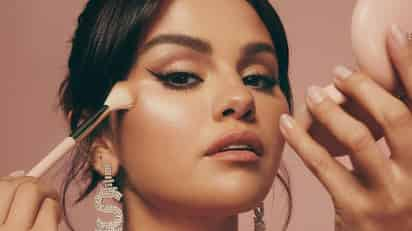 ¡Impresionante! Selena Gomez comparte fotografías sin gota de maquillaje