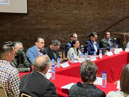 Durante la sesión ordinaria de la Comisión, se tomó la protesta al presidente del Consejo Consultivo de Desarrollo Metropolitano. (EL SIGLO DE TORREÓN)