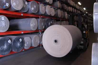 La mayoría de los productos que usa la industria textil son importados, así que el costo por fabricar prendas sigue aumentando.