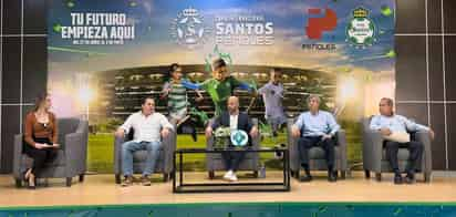 Directivos de Santos Laguna, Industrias Peñoles y de las Academias albiverdes, dieron a conocer este esperado torneo, el cual comenzará el próximo 27 de abril. . (Mixté Antuna)