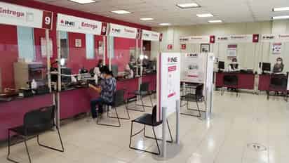 Los módulos del INE abrirán hoy sábado para entrega de credenciales. (EL SIGLO DE TORREÓN)