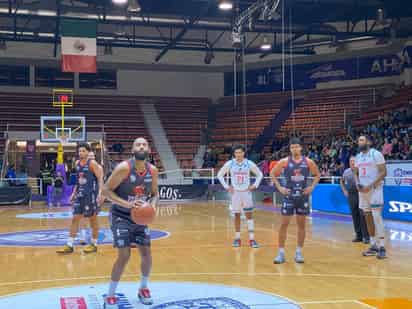 Jerime Anderson realizó su debut con los Astados y tuvo un buen desempeño sobre la duela (CORTESÍA TOROS)