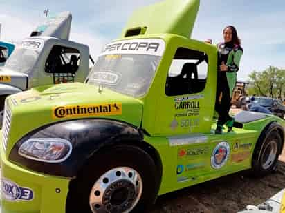 Piloto Majo Rodríguez, lista para entrar en acción en el Autódromo Francisco Villa