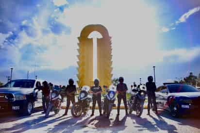 Los elementos de seguridad de los tres órdenes de gobierno se desplegaron por las calles y carreteras de Torreón ayer por la tarde. (EL SIGLO DE TORREÓN)