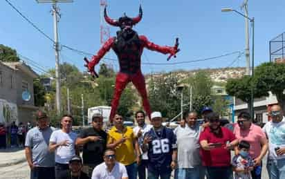 La 'Quema de Judas' se realiza el Sábado de Glora, tras la solemnidad de días santos.