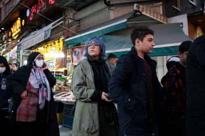 Las autoridades además están cerrando tiendas y restaurantes que atienden a mujeres descubiertas en todo el país. (JAIME LEÓN / EFE)