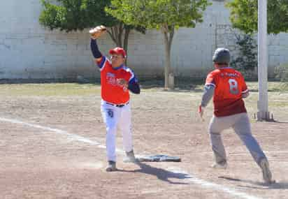 Se agotan las oportunidades buscar un lugar en playoffs de la Liga de Softbol Industrial y Comercial