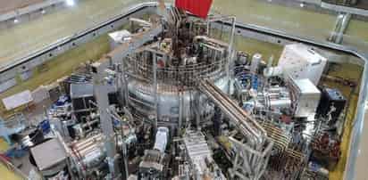Reactor de fusión termonuclear EAST (Tokamak Superconductor Experimental Avanzado, siglas en inglés), conocido como el 'sol artificial' de China.