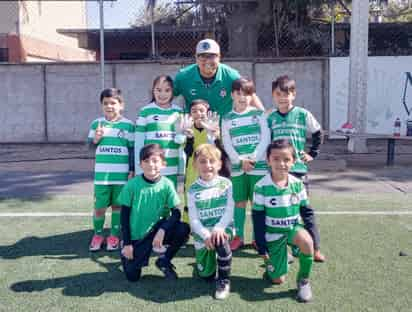 Los pequeños bajacalifornianos están listos para tomar parte en el torneo. 