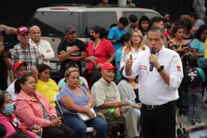 Ricardo Mejía sostuvo un encuentro con vecinos y reiteró su compromiso de consolidar un cambio en la entidad. (EL SIGLO DE TORREÓN)