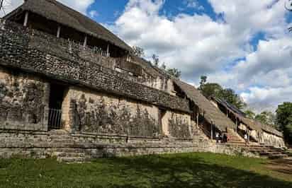 En el caso del imperio maya, algunas hipótesis decían que fabricaban un mortero similar al cemento romano.