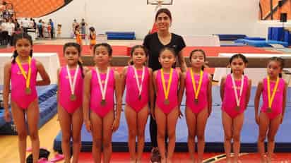 Varias medallas logró la delegación del Centro de Alto Rendimiento (CAR) San Antonio de Gómez Palacio, en la ciudad de Durango. (Cortesía)