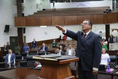 Diputados locales eligieron y tomaron protesta a Raúl Manuel Solana Cárdenas. (EL SIGLO DE TORREÓN)