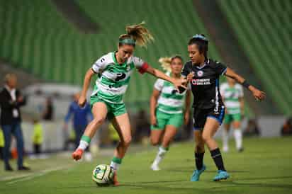 Con un tanto de penal anotado por Alexia Villanueva anotado al minuto 87, las Guerreras rescataron el empate 1-1 ante Cruz Azul.