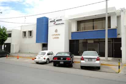La Coparmex Laguna hizo un llamado a integrar una mesa de diálogo antes de realizar cierres que perjudican a trabajadores. (ARCHIVO)