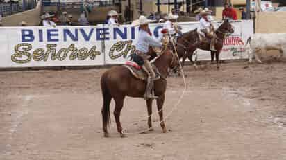 Los mejores equipos de la entidad, se dieron cita en el lienzo gomezpalatino, para además rendir homenaje a don Raúl Berlanga. (Especial)