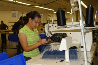 El estudio detectó que solo el 22 por ciento de las féminas sienten que la incertidumbre económica les impide buscar nuevas oportunidades laborales. (EL SIGLO DE TORREÓN)