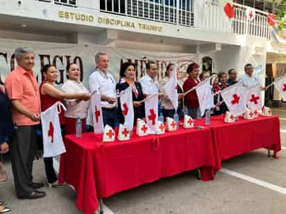 El inicio de colecta inició ayer en el Colegio América de Torreón. (EL SIGLO DE TORREÓN)